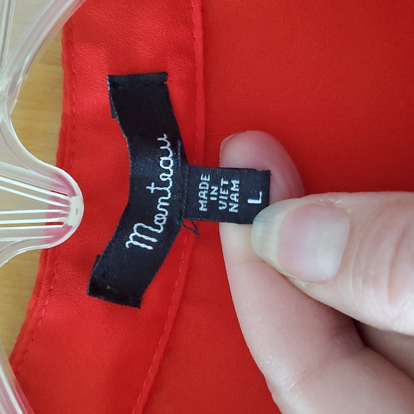 Monteau Red Lightweight Tab Sleeve Vneck Long Sleeve Blouse Size Large - Picture 2 of 7